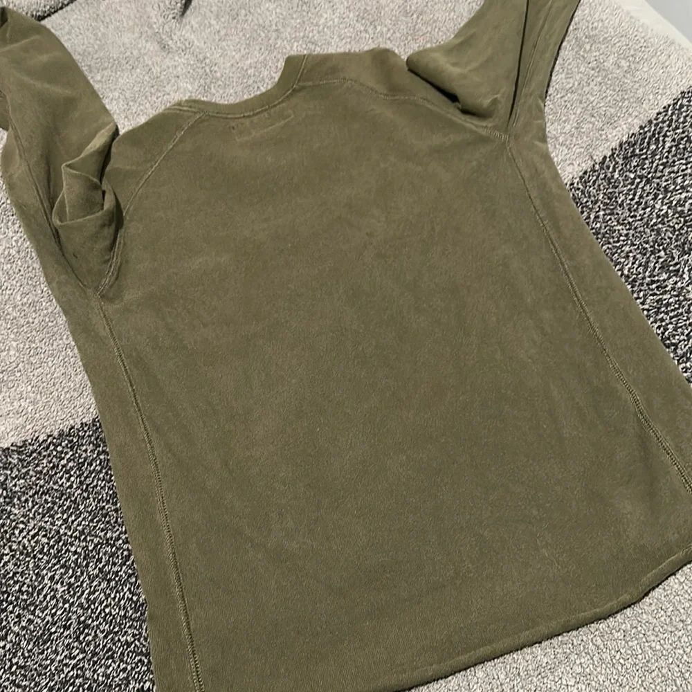 A&F- long sleeve jersey tee - Picture 5 of 5
